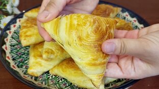 Слоеное самса с мясом 