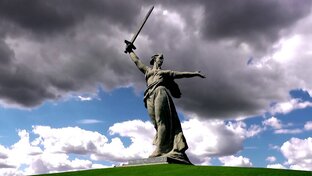 Политика и Общество