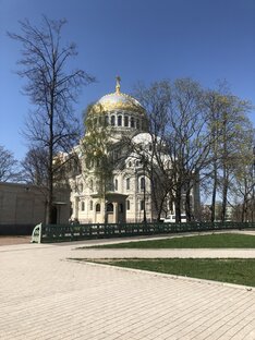 Необычные места и памятники в Л.О.
