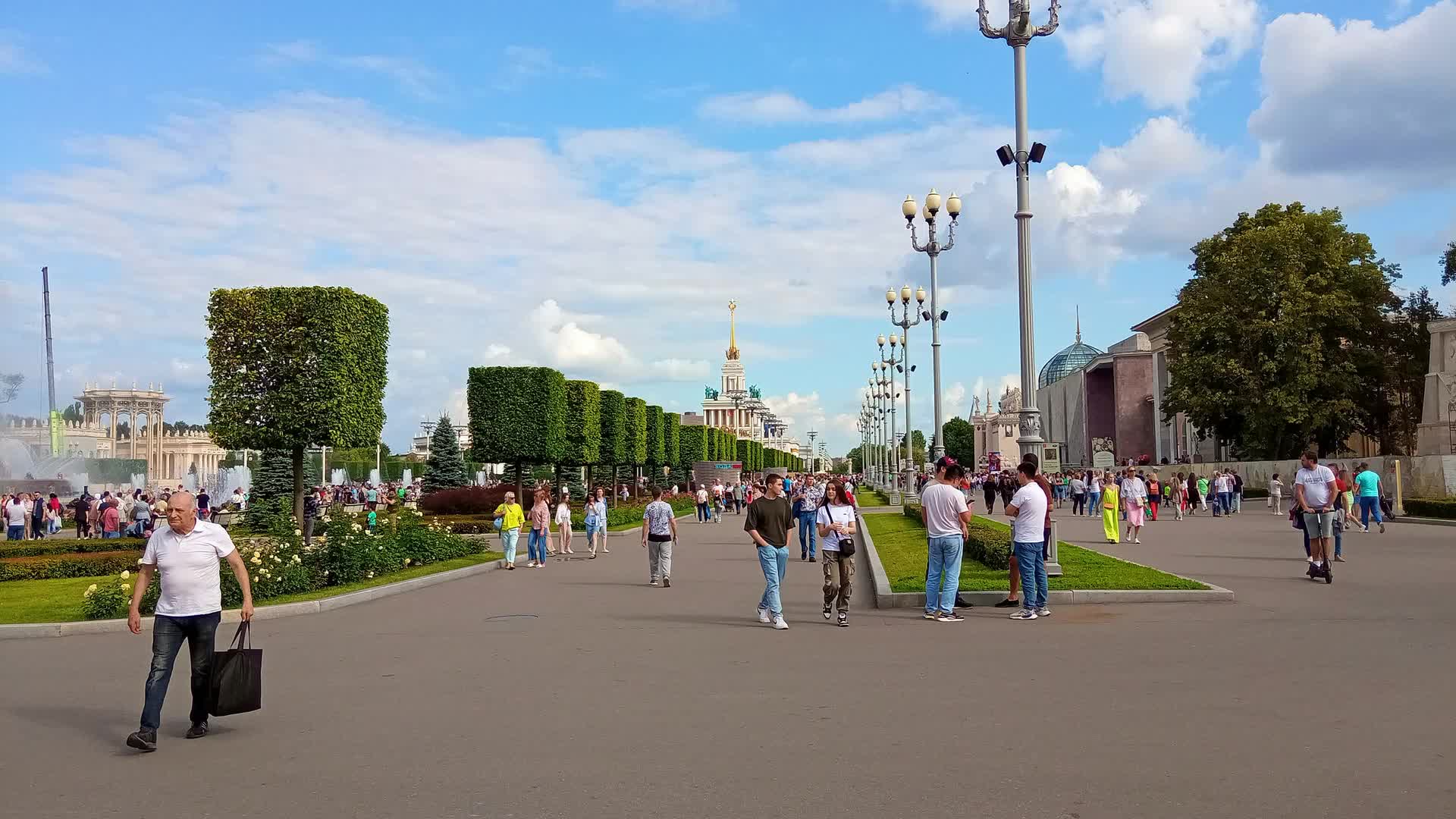 Вднх июль. ВДНХ В Москве. ВДНХ 9 июня. ВДНХ 2023. Выставка на ВДНХ достижения России.