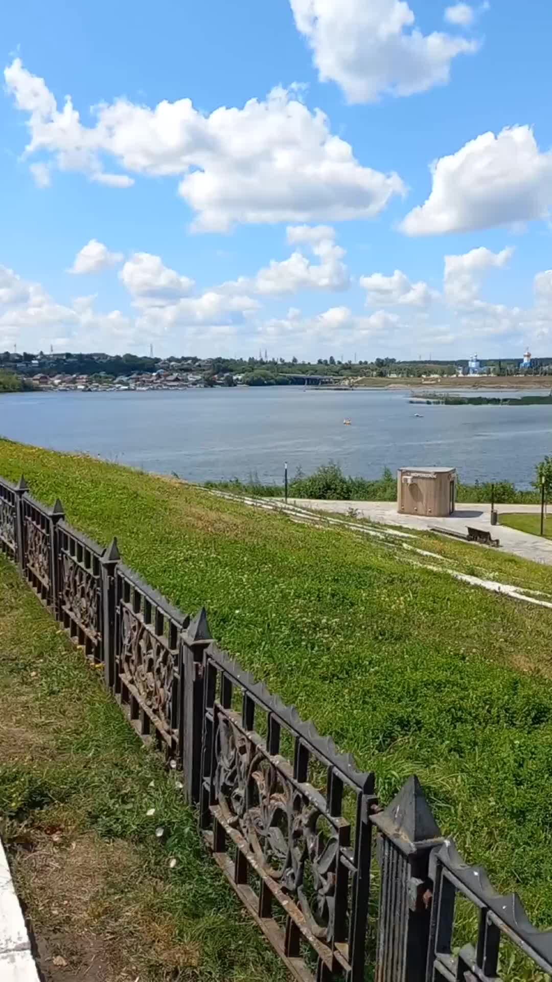 набережная в волжском