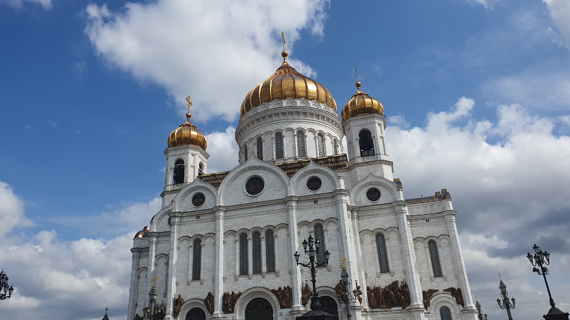 Кафедральный собор Христа Спасителя зима