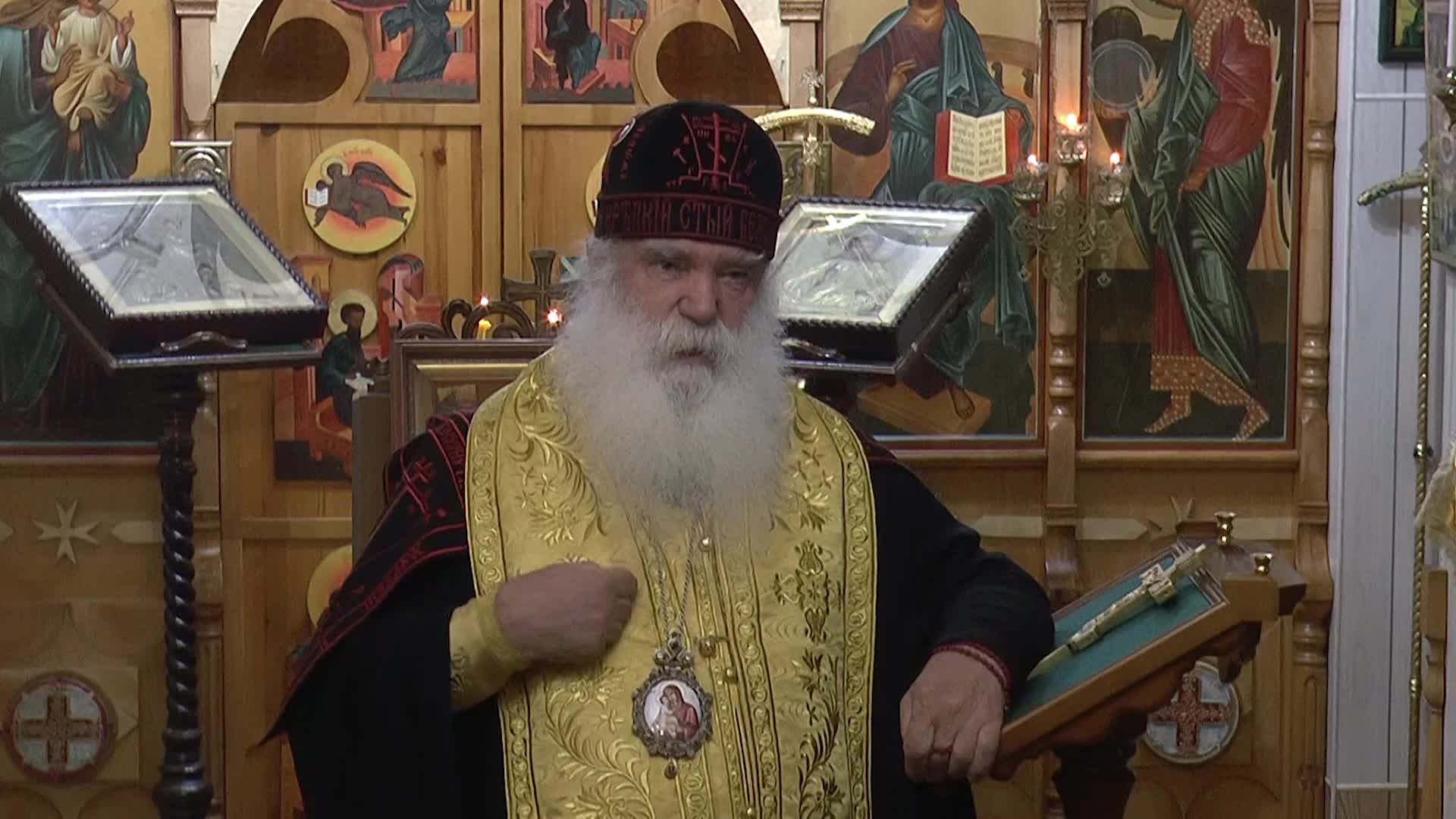 Исповедь в храме пасха. Покаяние исповедь православие. Перед исповедью слушать. Перед исповедью слушать. Батюшка на исповеди.