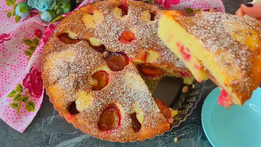 Пирог с сливой на сыворотке