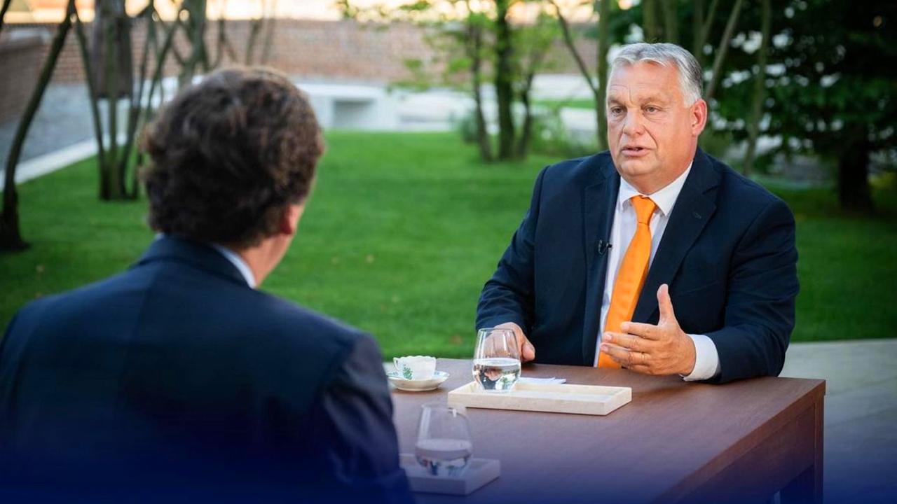 интервью карлсона с путиным официальное. такер карлсон на русском. такер карлсон мемы. министр великобритании малого бизнеса пол скалли. интервью карлсона с путиным официальное.