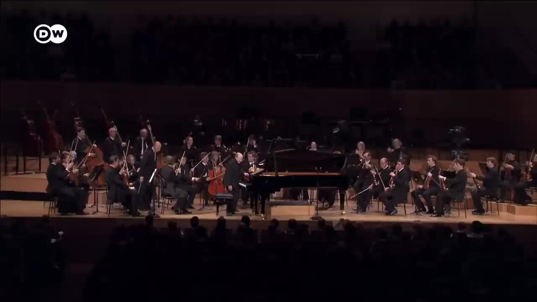 Афиша на концерт моцарта. Моцарт концерт 22. Моцарт видео для школьников. Концерт 23 для фортепиано с оркестром моцарта. Фортепианные концерты моцарта.