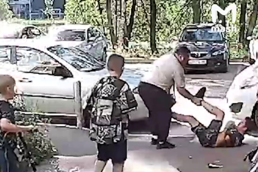 Подростки избили тренера по боксу. Подростки избили тренера по боксу. Подростки избили тренера по боксу. Подростки избили тренера по боксу. Чп житель сахалина избил 12 летнего ребенка.