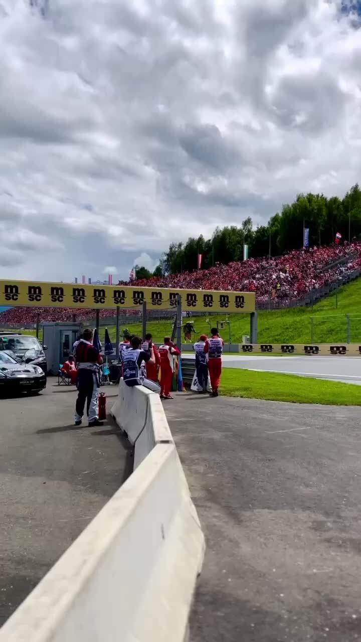 Трасса f1 поребрик