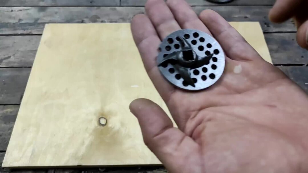 Нож от мясорубки как бритва. Теперь можно перемалывать кости. Как ...