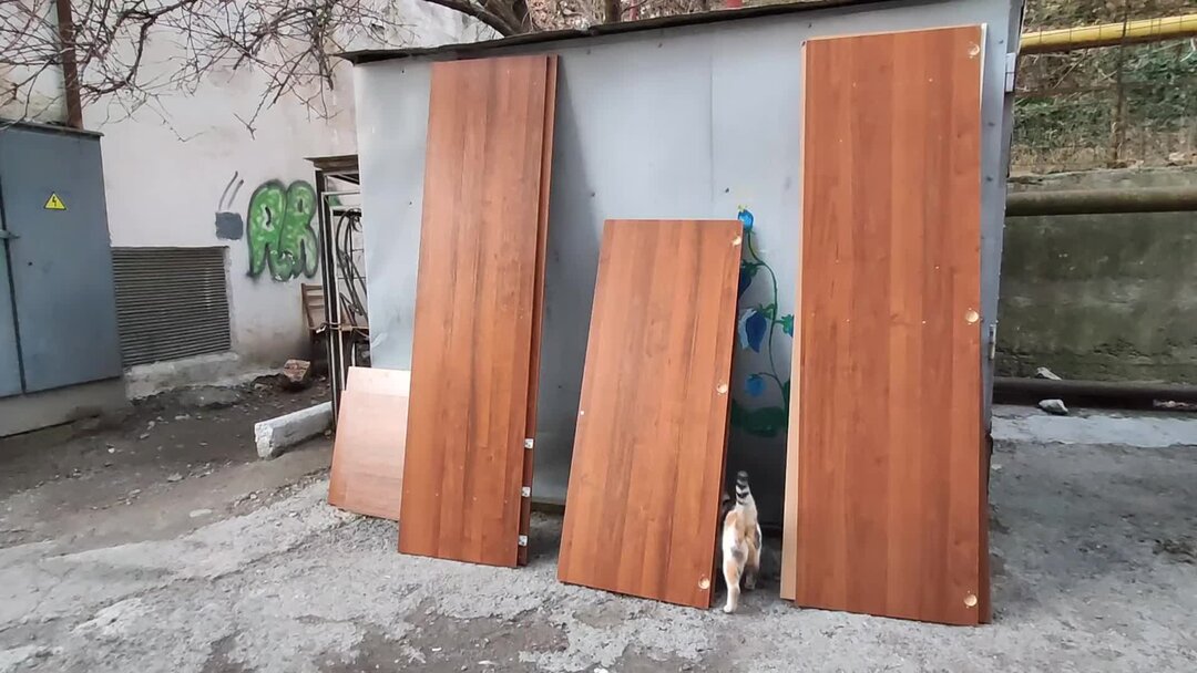 Перекрасить старый шкаф, который надоел. Расскажу как и чем ...