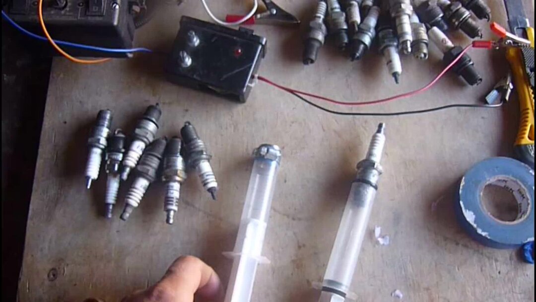 Как найти неисправную свечу зажигания с помощью шприца. | Электроник | Дзен