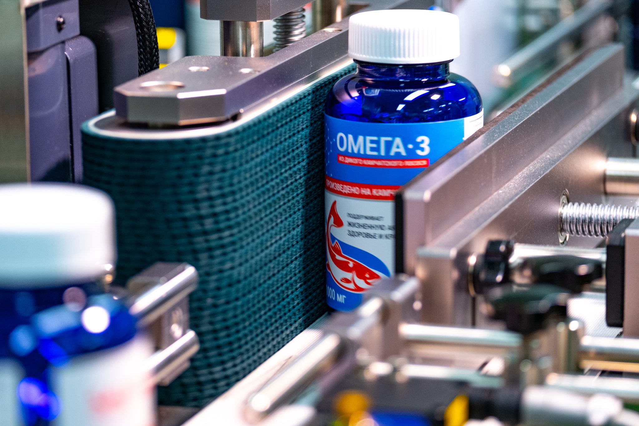 Омега-3 из дикого камчатского лосося. Omega 3 жирные кислоты. Завод омега 3. Завод омега 3. Завод омега 3.