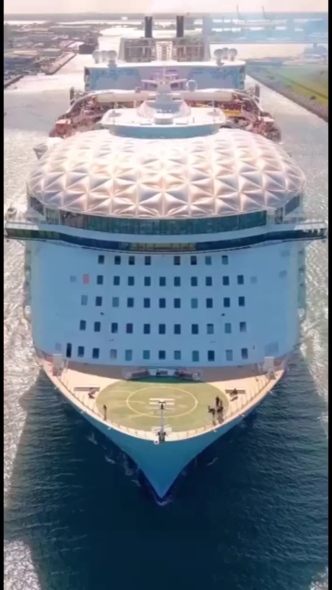 Круизный лайнер Wonder of the Seas