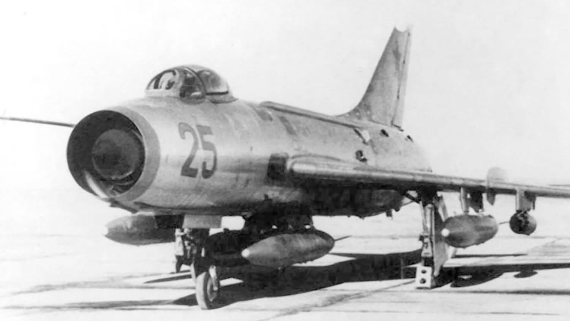 Су 7. Истребитель-перехватчик Су-7. Су-7бм. Самолёт Су-7 СССР. Самолет Су 7бм.