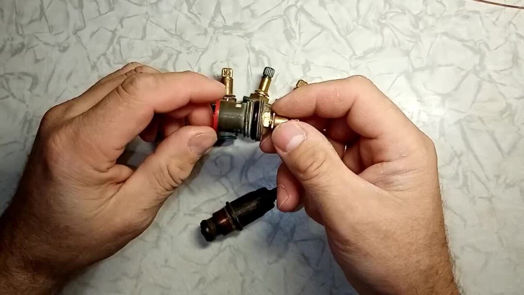 👉 Ремонт кран-буксы в смесителе навсегда! Шайбочки не нужны! 👍 Испытано ...