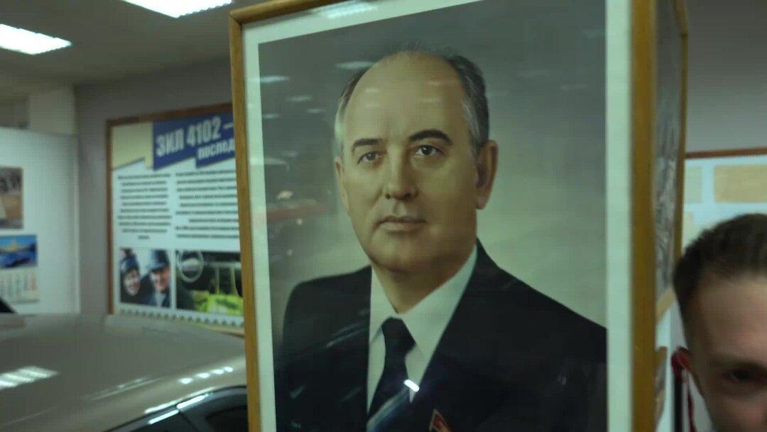 На нем бы ездил и Путин: нашли забытый ЗИЛ 4102 - секретный лимузин ...