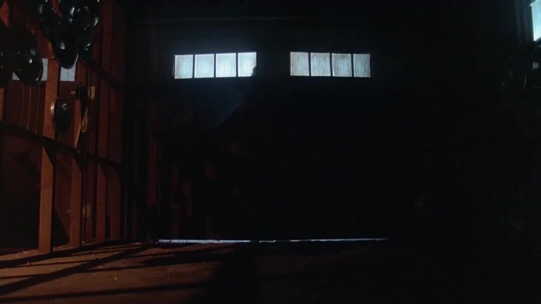 Его убили, чтобы завладеть его девушкой, но он вернулся, чтобы жестоко ...