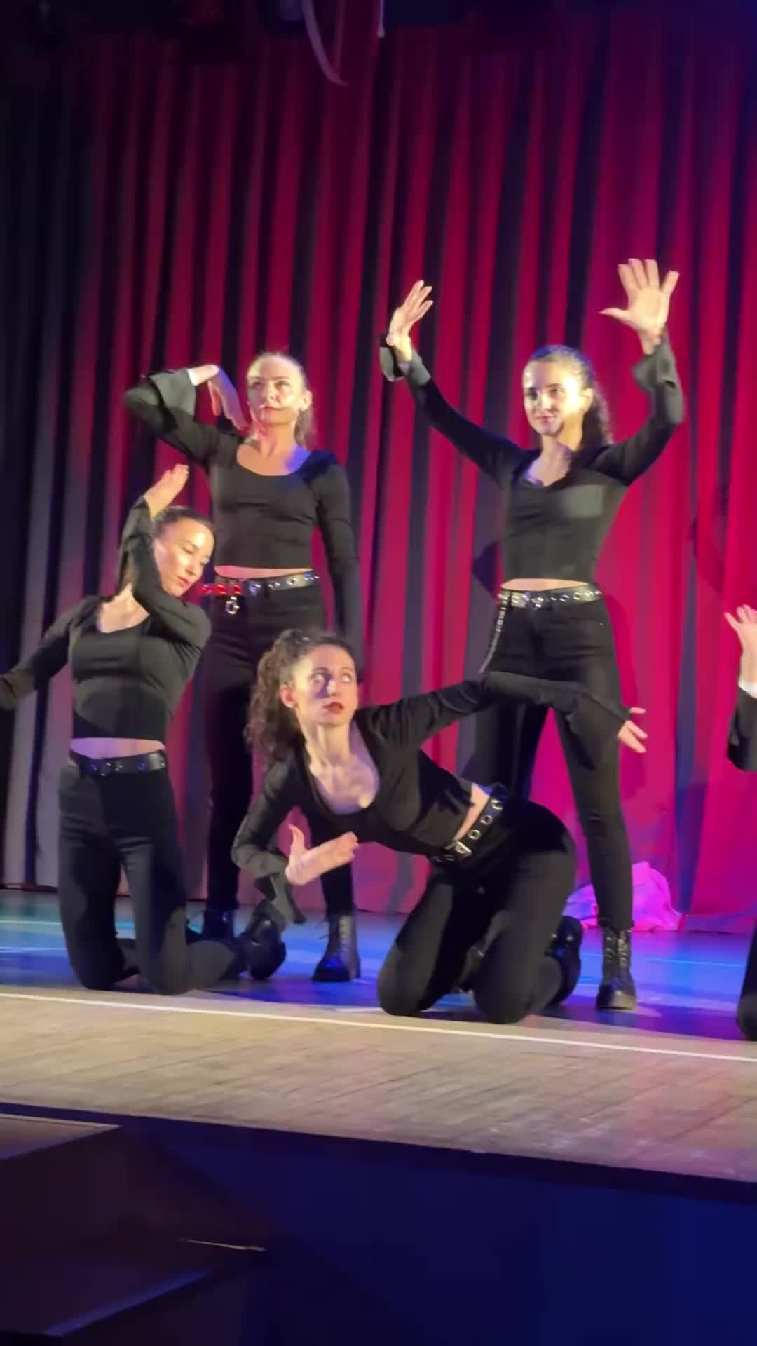 Choreo танец. Choreo танец. Резонанс школа танцев. Хорео стиль танца. Choreo танец.