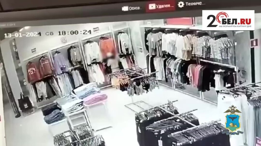 Дорогой бутик одежды. Бутик дольче и габбана в цуме. Бутик дольче габбана. Магазин стильной мужской одежды. Бутик одежды.