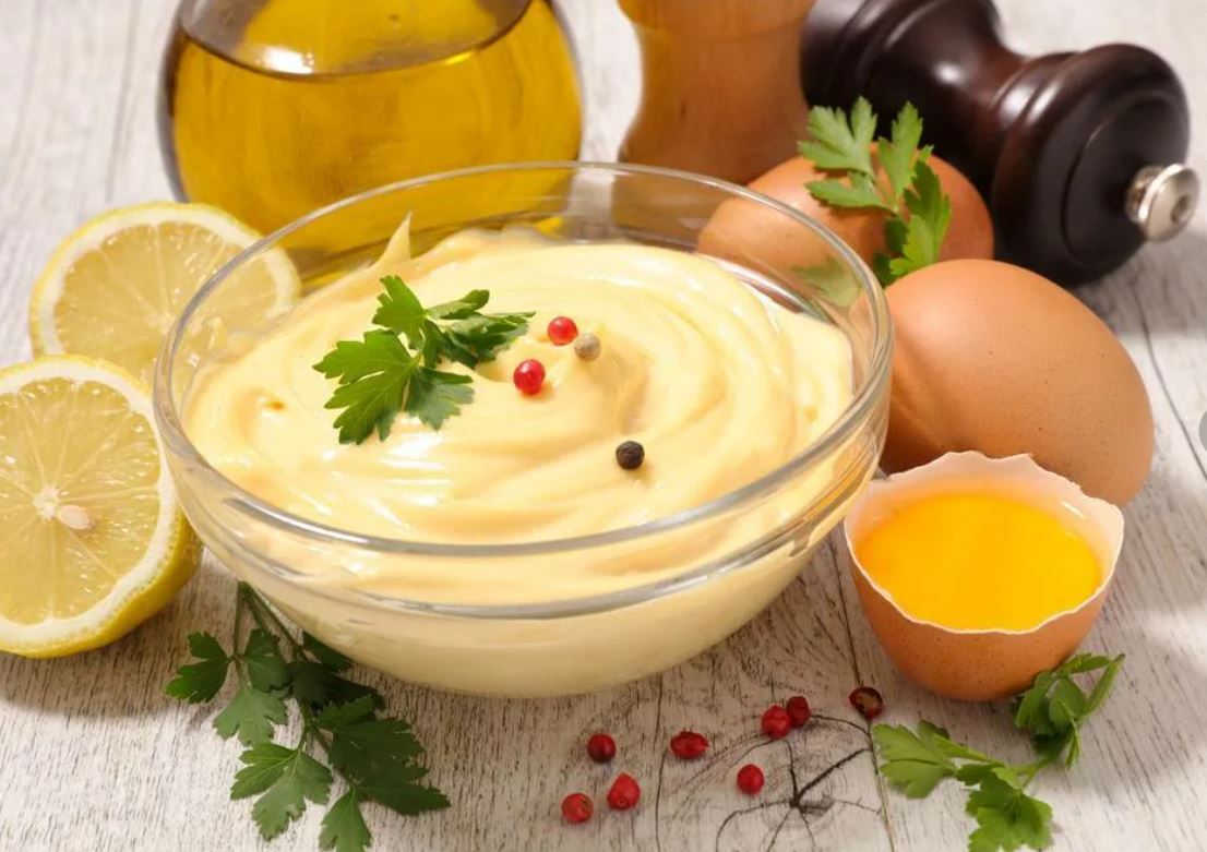Домашние соусы рецепты. Домашний майонез. Соус майонез. Вкусный домашний майонез. Соус майонез домашний