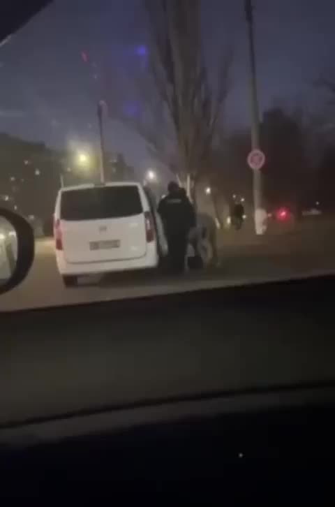 Как говорила моя бабушка ругайтесь миритесь. Если человек переживает за тебя. Между нами километры но я всегда с тобой. Лена хоть и промахнулась в тире. Хоть и но.