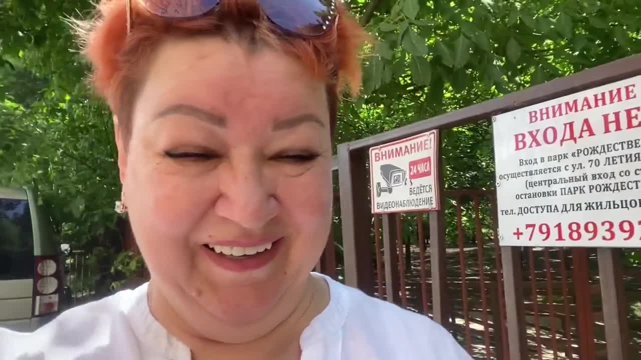 здоровый малыш и мама. женщина с младенцем на руках фото. е маму крупным планом. спит за руку с мамой. ребенок спит на груди у мамы.