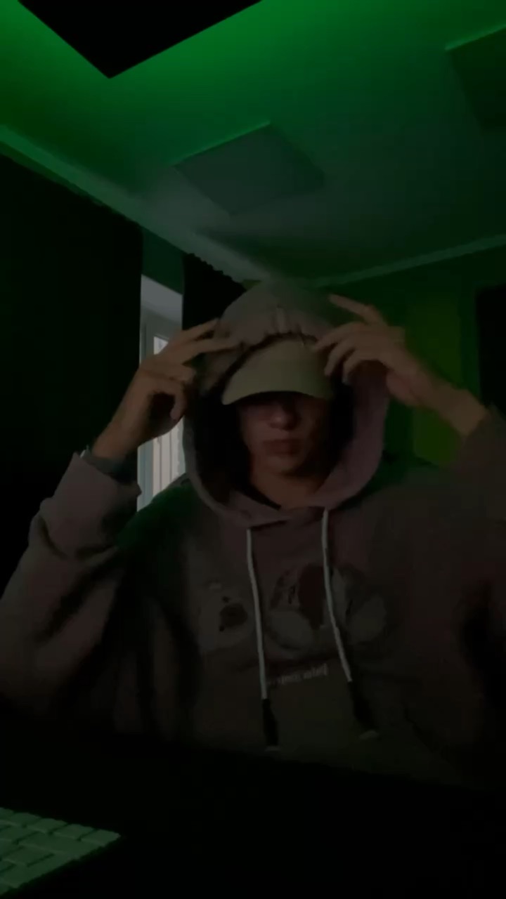 монах странник. тибетский монах медитация в горах. одинокий монах. одинокий монах. смерть с гитарой.