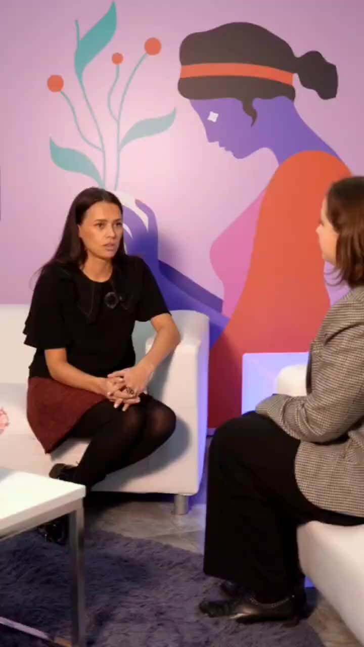 женщина стонет. женщины для удовольствия мужчин. бесконтактный клиторальный стимулятор womanizer duo черный. женская стимуляция. нежный массаж.