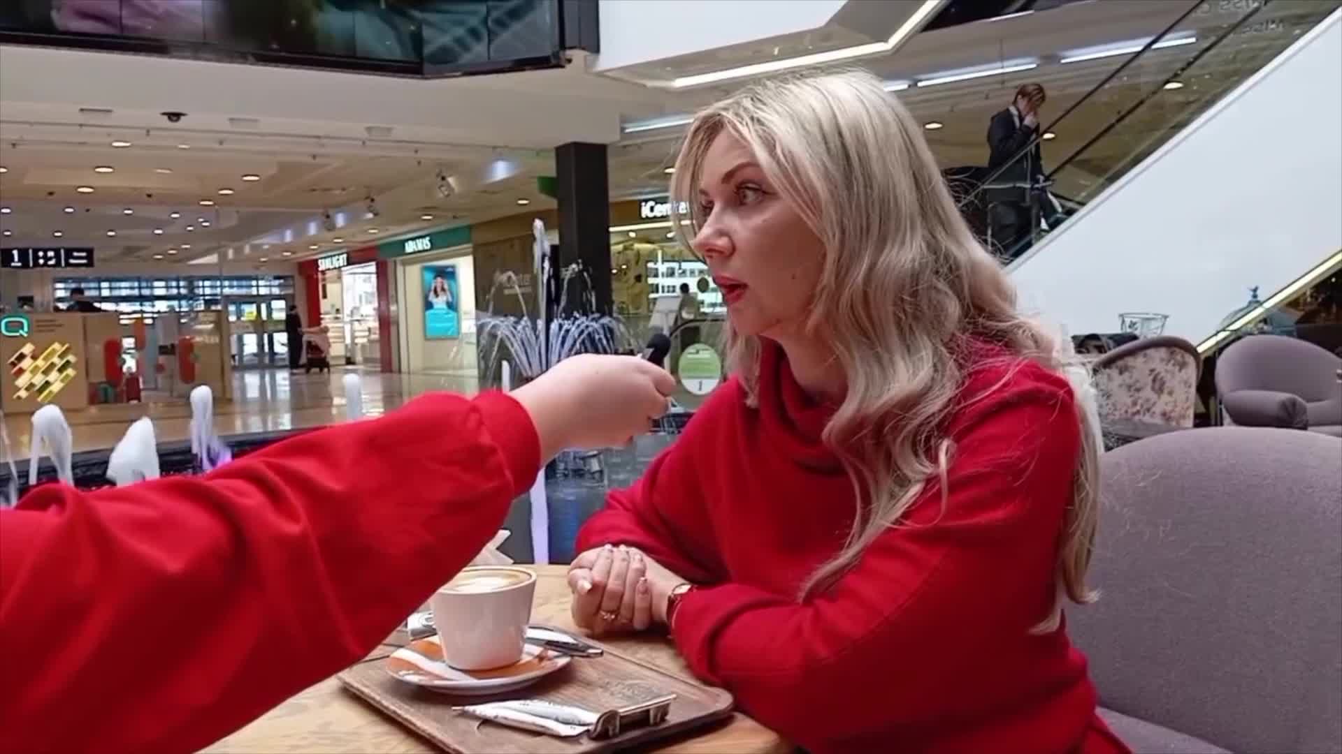 как включить часы на марусе