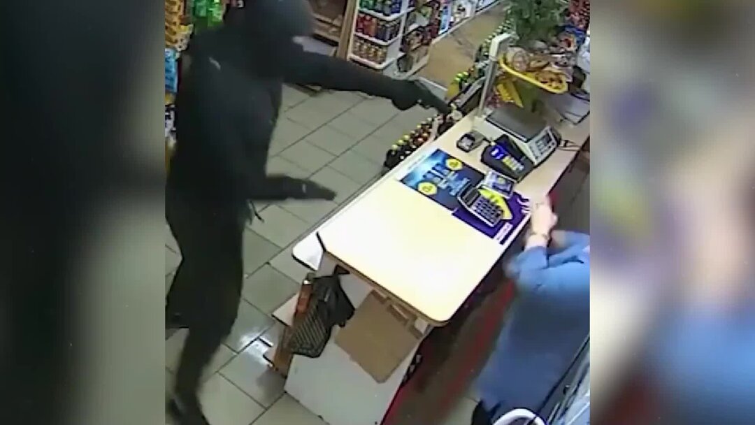 внимание видеонаблюдение. улыбнитесь вас снимает видеокамера. камеру убрал. снимай убери камеру. снимай убери камеру.