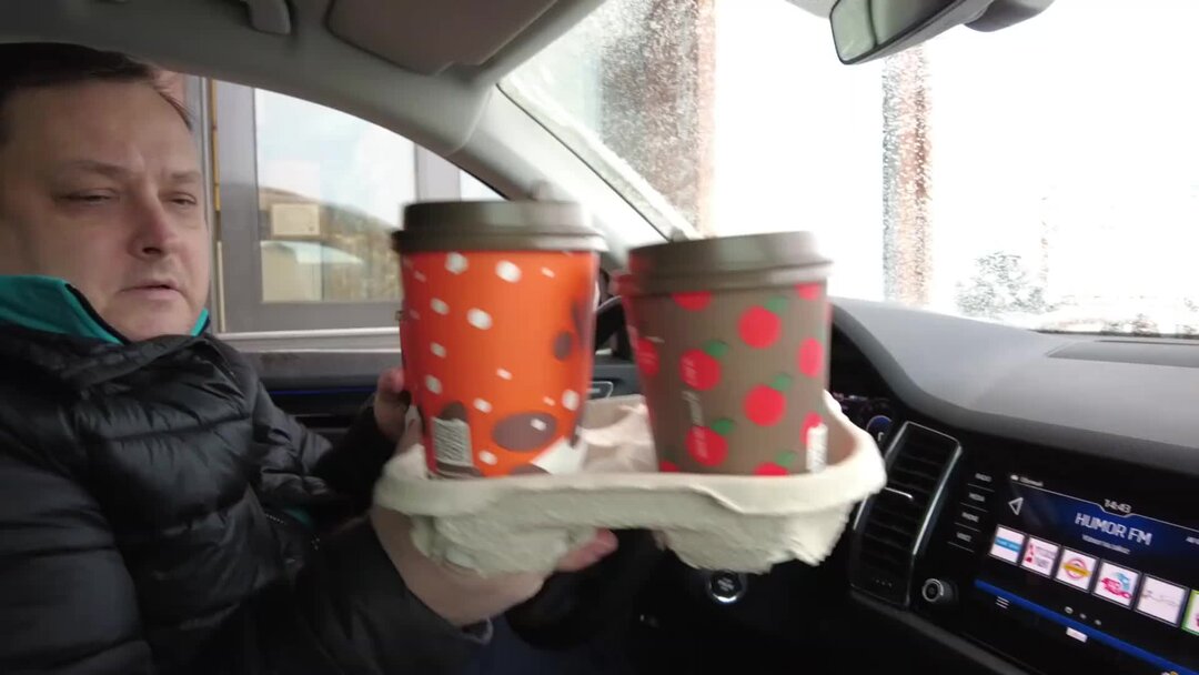 скоро дачный сезон. деревенский домик с огородом. уезжать ли на дачу. путешествие с семьей. автомобиль дачника.