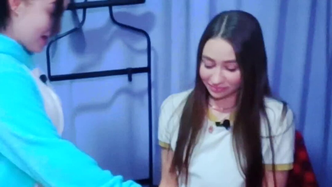 Брат и сестра испортили встречу нового года