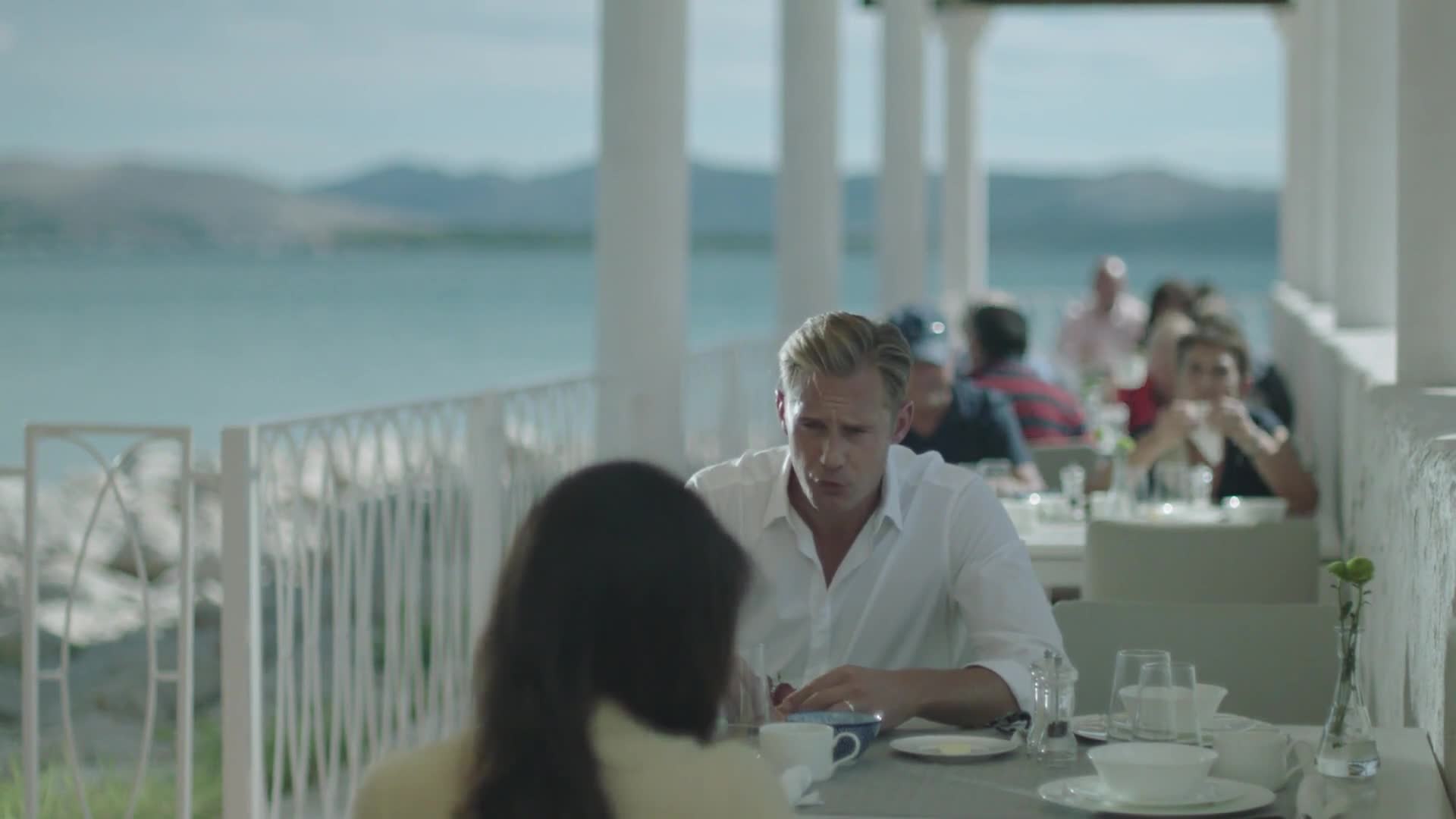 бескрайний бассейн кроненберг. бескрайний бассейн фильм 2023. бассейн фильм 2001. бассейн ужасы 2023. бескрайний бассейн / infinity pool.