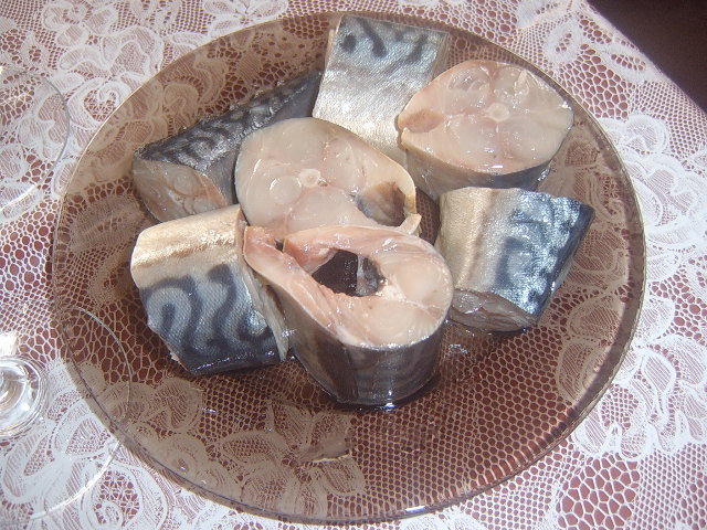 Количество соли на 1 кг рыбы для засолки. Сколько соли на один кг рыбы. Процент содержания соли в рыбе. Сколько солить рыбу. Количество соли для засолки.