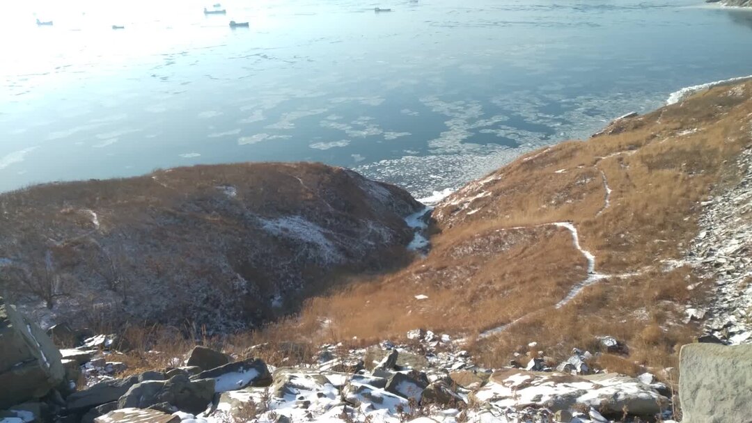 ратмир под гитару. скрип обложка. под гитару у подъезда. видео песня тихо пацаны. валерий приемыхов в фильме пацаны.