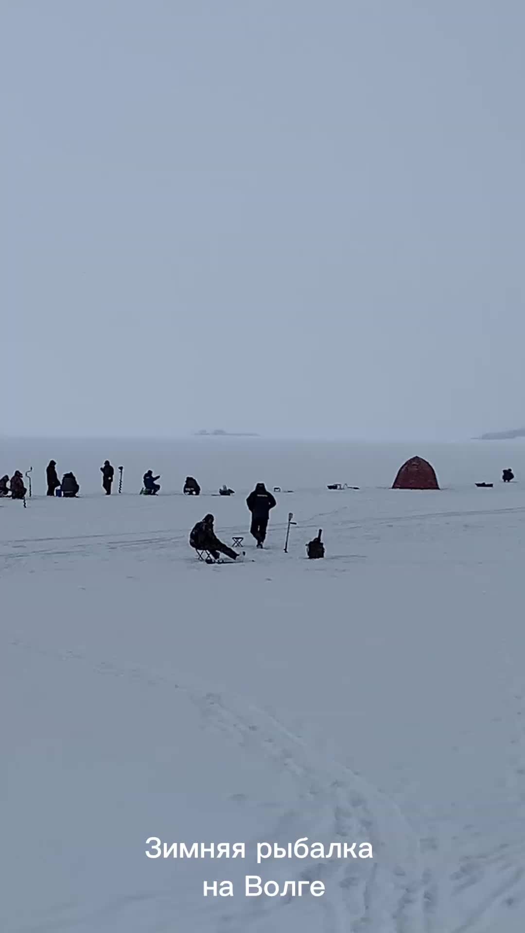 девушка во льду. холод одиночества. как не замерзнуть зимой.