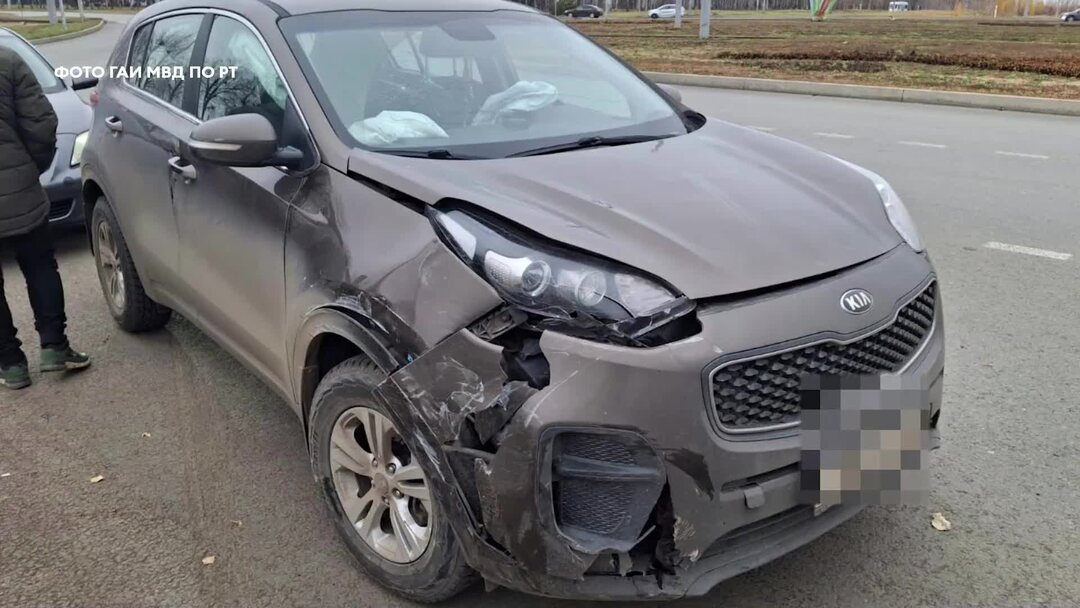 Преподаватель автошколы рассказал нижнекамцам, как правильно проезжать ...