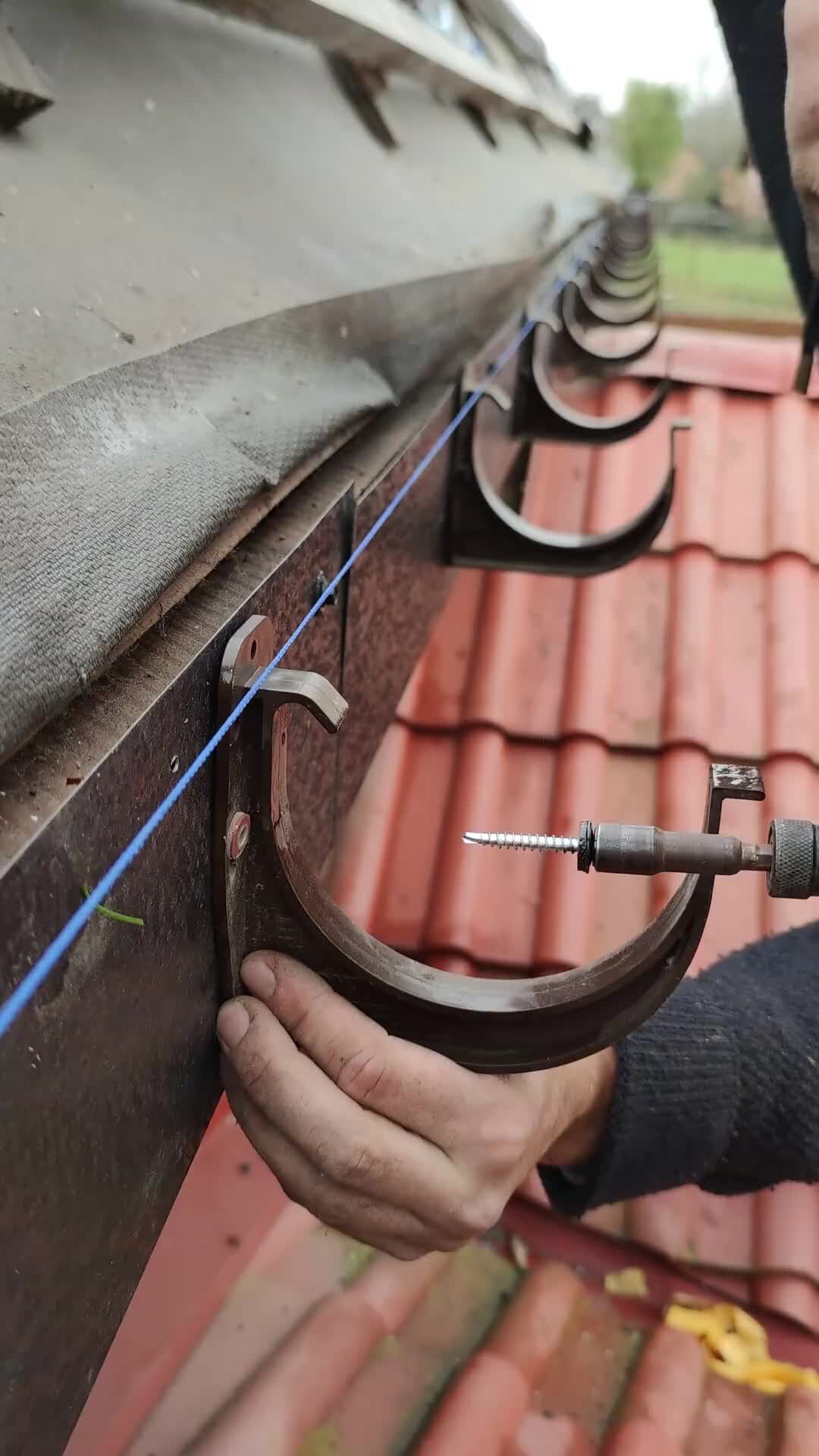 gevalo29 | Установка кронштейнов для водосточной системы крыши | Дзен