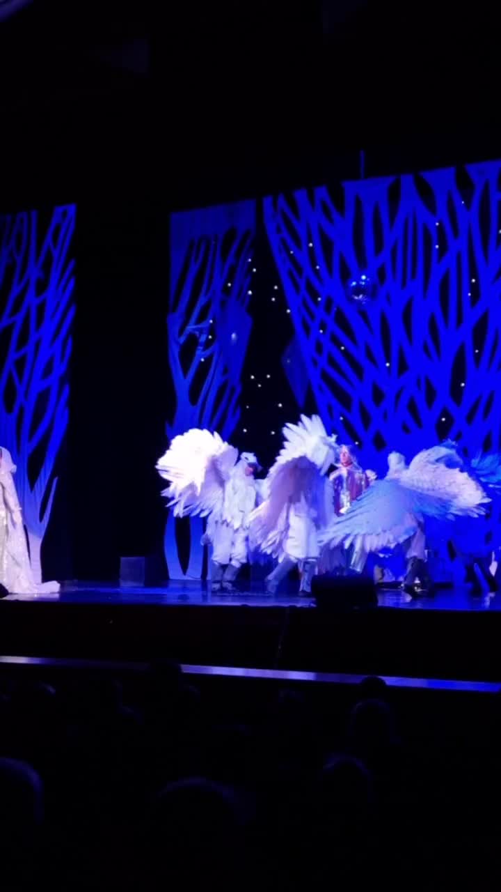 снежная королева на утреннике в детском. снежная королева на утреннике в детском саду. сказка снежная королева сценка. сказка снежная королева сценка. сценка на новый год в детском саду.