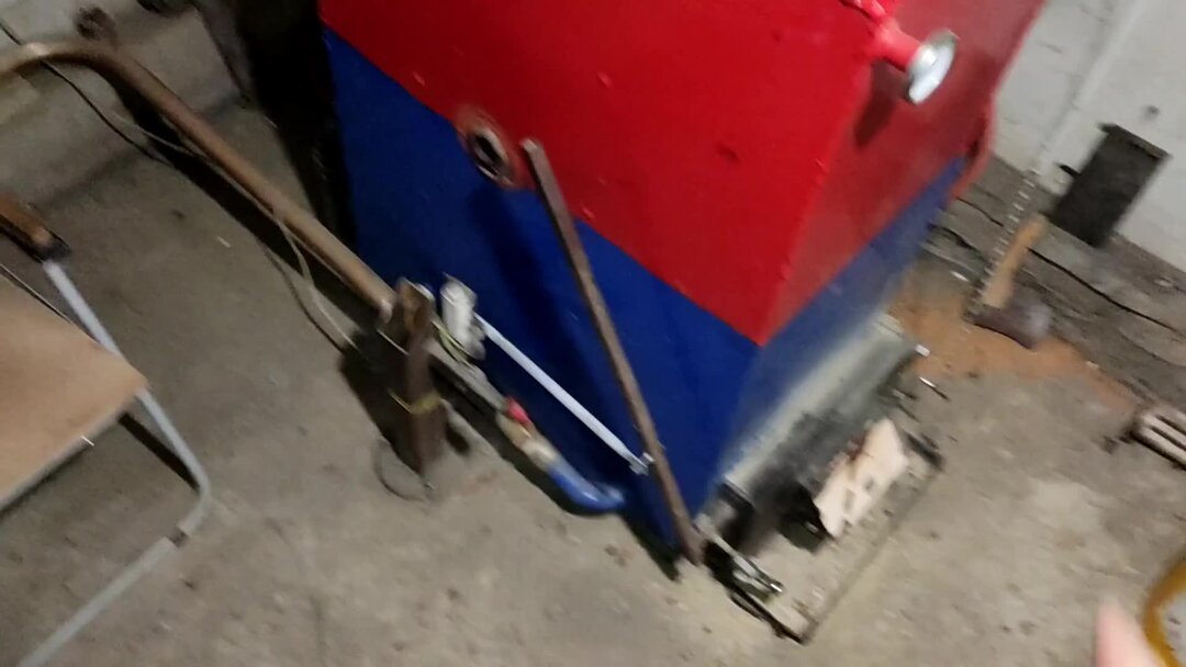 Комбинированный котел viessmann wbs ligna 50 zk01753 70 квт одноконтурный. Как топить котел длительного горения углем. Пиролизный котел длительного горения. Котельная на дровах. Дровяной котел висман.