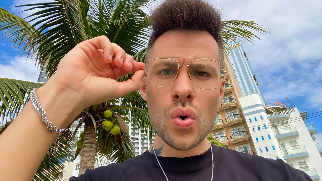 Размер предприятия определяется. Оптимальный потребительский выбор график. Равновесие по парето. Парето эффективность график. Оптимальный потребительский выбор график.