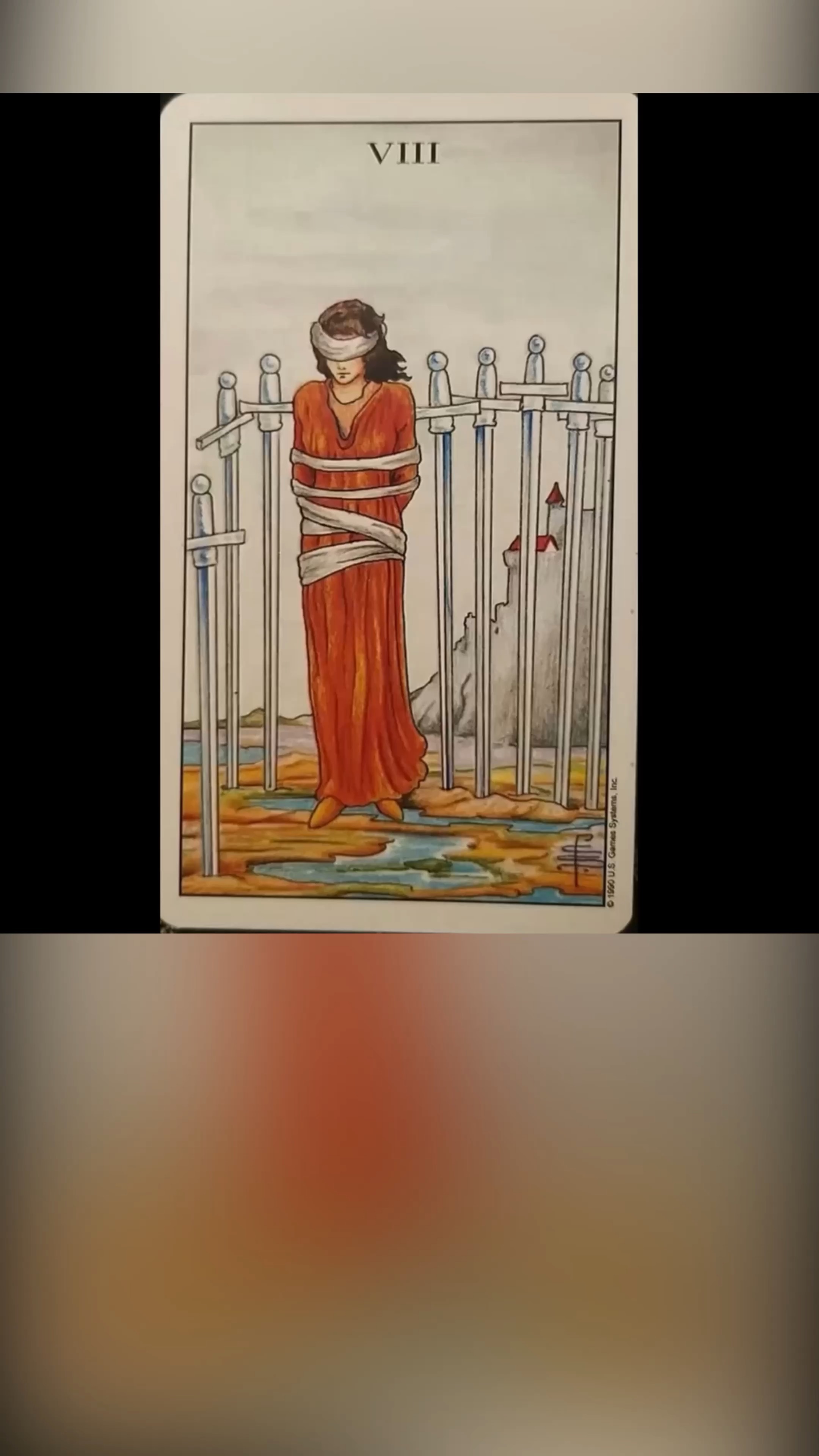 значение карт таро десятка мечей. карты таро уэйта 10 мечей. 10 мечей таро.