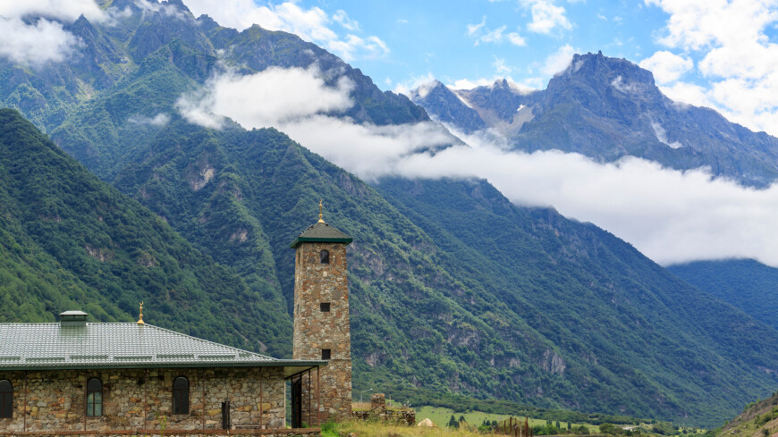 Канатка эльбрус гарабаши. Гондольная канатная дорога эльбрус. Статистика смертей на эльбрусе. Канатка эльбрус гарабаши. Эльбрус время работы.