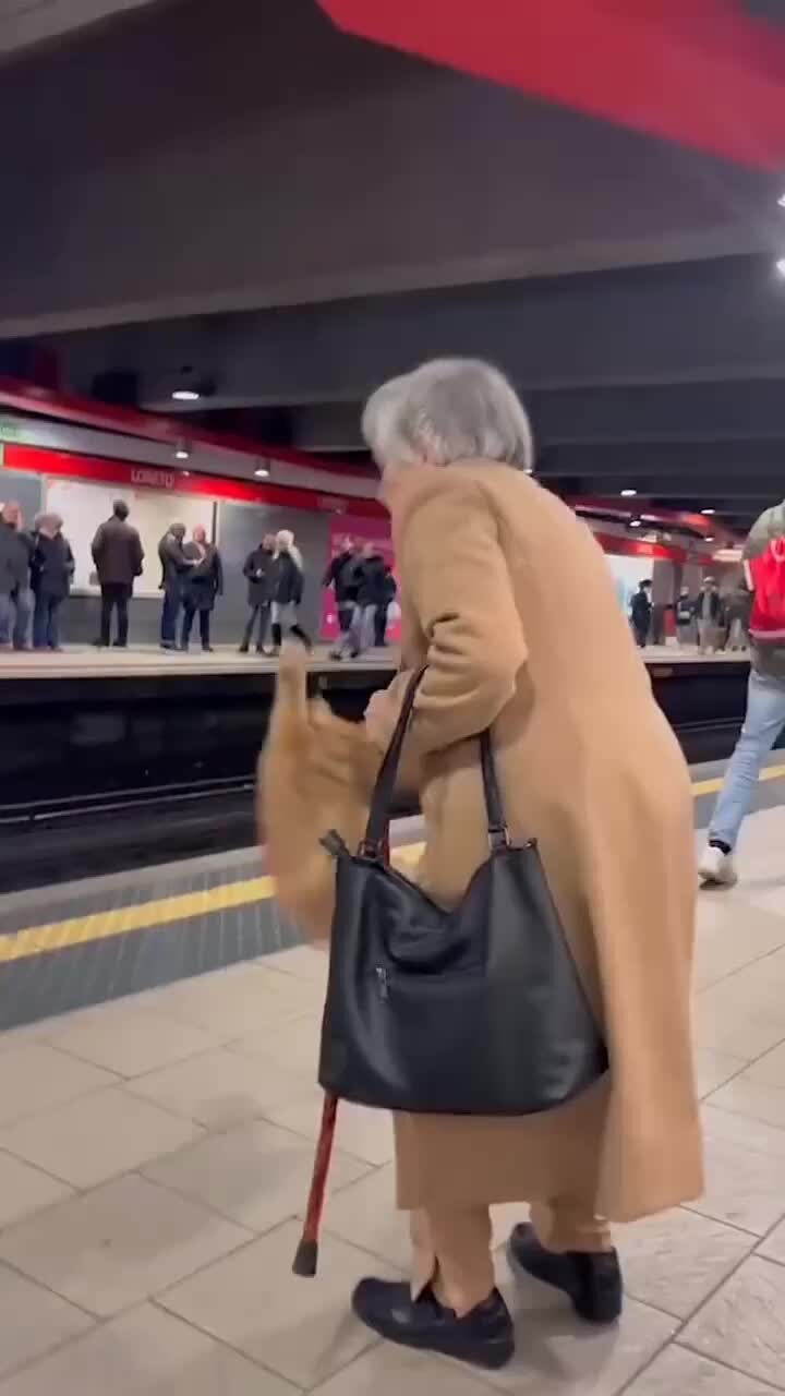 мне больше нечего не надо. больше ничего нет. включай больше ничего. ничего больше не говори. включай больше ничего.