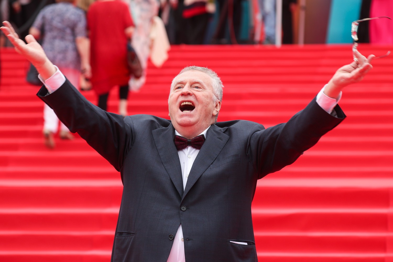 Казка плакала текст на украинском. Поплакала и пошла дальше как положено хорошей девочке. Погрустили и хватит. Погрустили и хватит. Грустные картинки чтобы поплакать.