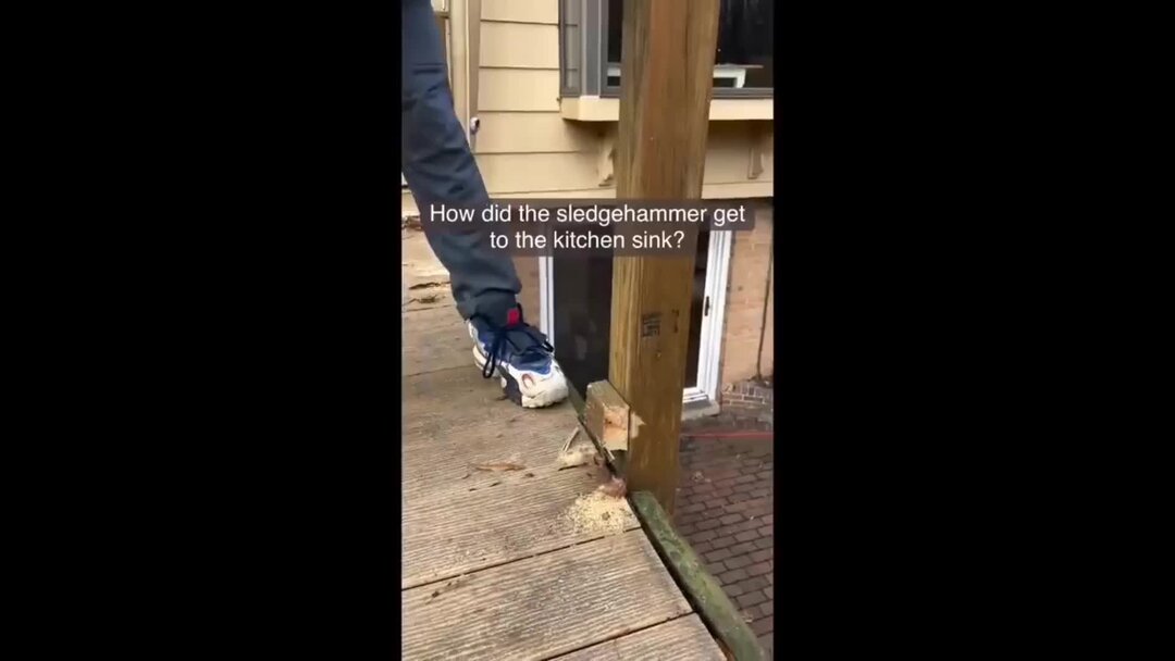 Часы одиннадцать часов. Десять часов десять минут. 10 минут 11. Часы без 15 12. 10 минут 11.