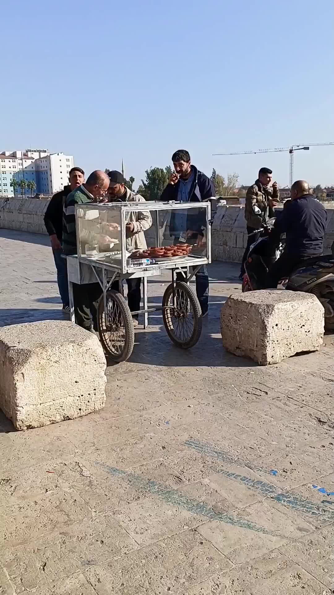 Рыжие рассказки | Настоящая Турция и не только | Звуки южнотурецкого  солнечного Адана очень разные, но все вместе они звучат как песня о любви к  жизни, какая она есть. Пусть даже мотивация