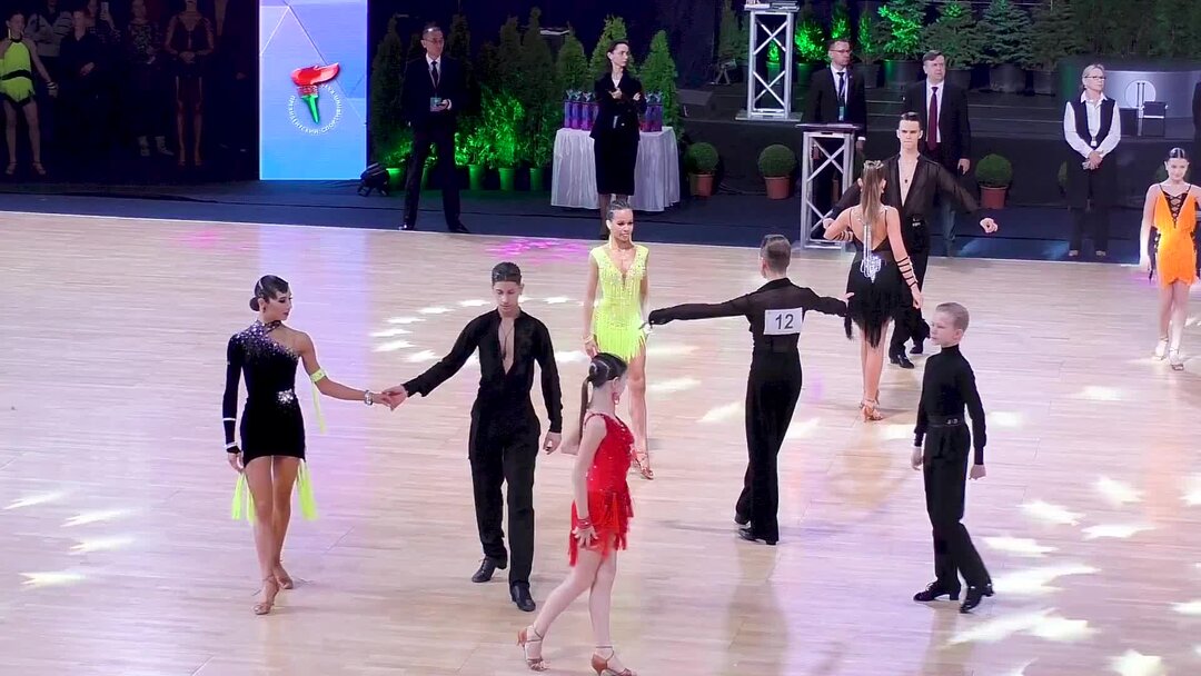 1 Бально Спортивные Платья фото 14