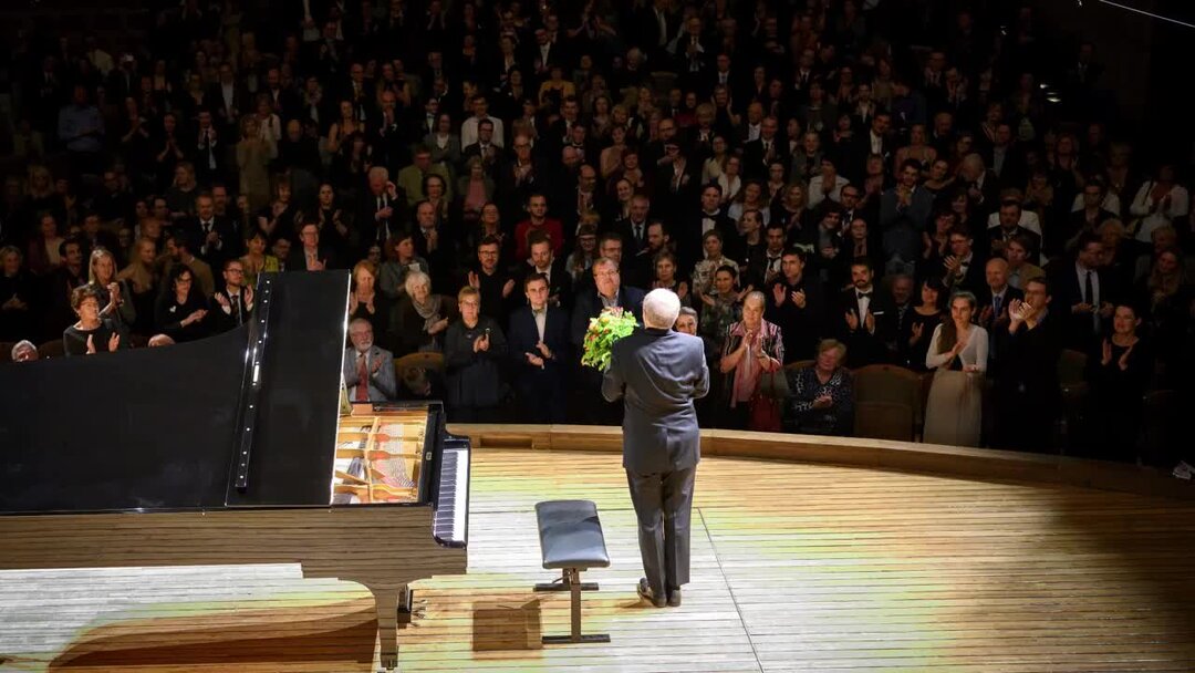 Other people 2021 poster. Марк, мэри и другие люди фильм 2021. Ты смотришь на меня марк фильм. Mary. Мэри и майк сериал.