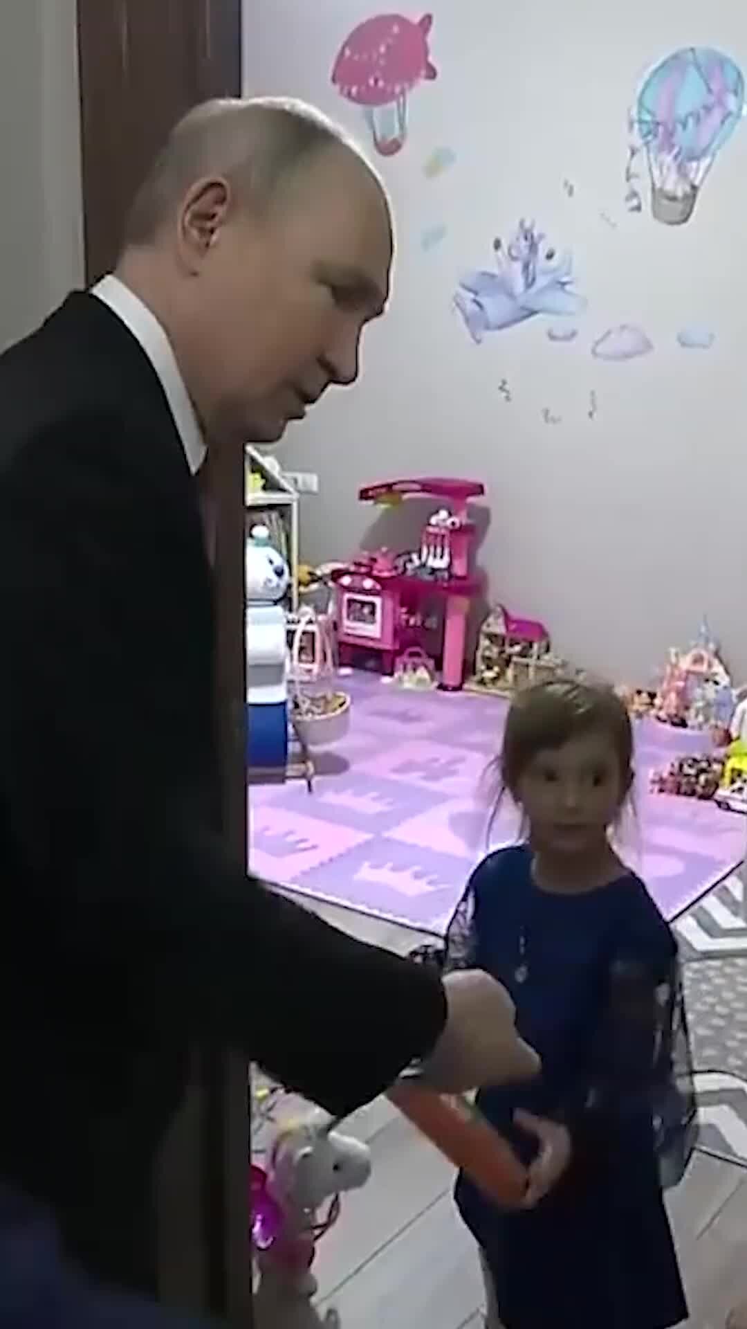 дарья мазанова мимимишки. михаил черняк озвучка лунтика. мимимишки соня и лисичка. полина кутепова мимимишки. кто озвучивает мини мишки.